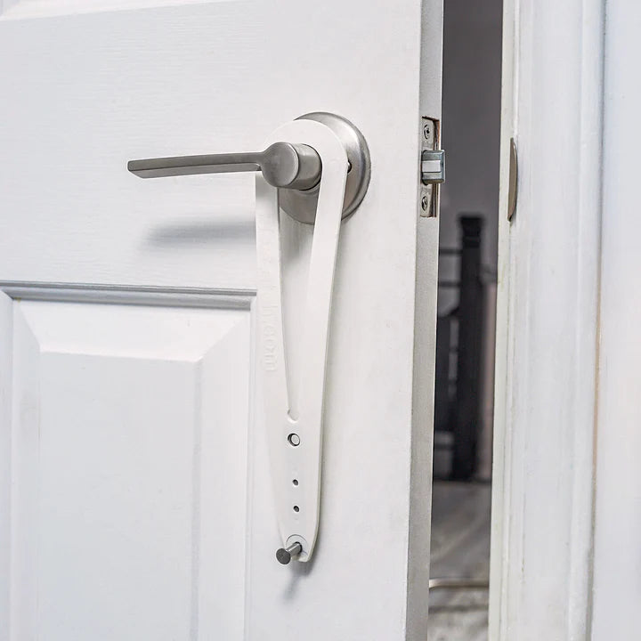 FlexLatch™ - soporte de puerta para gatos